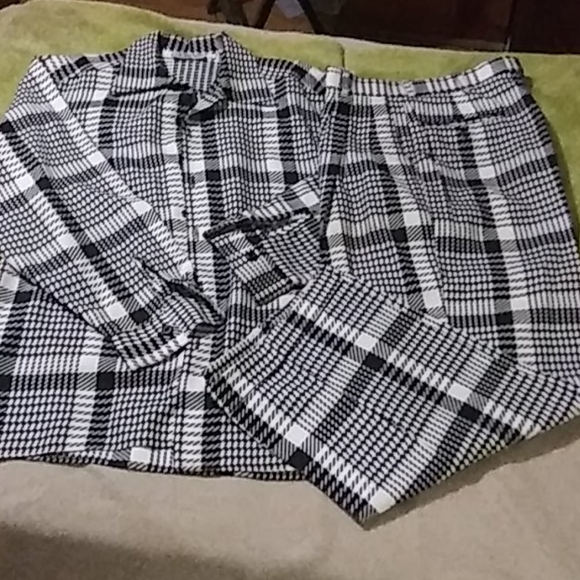 Mens Suit - Picture 1 of 4